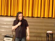 Vicki Vomit zu Gast im Capitol